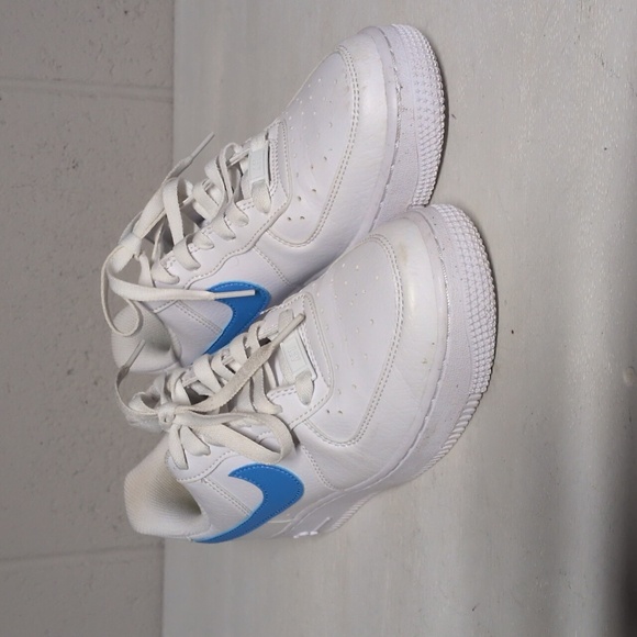 Women's Air Force 1 07 NN, Size 7.5 - Picture 4 of 9